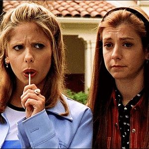 Meet your Posher, Izzi